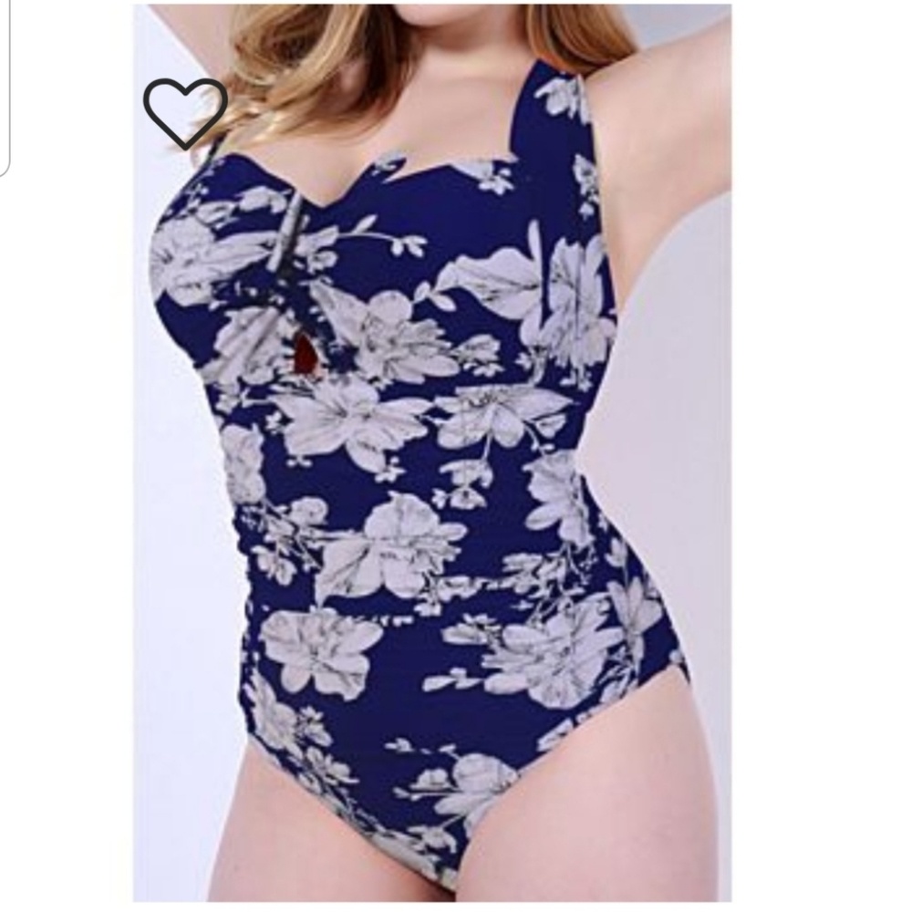 One-piece bathing suit